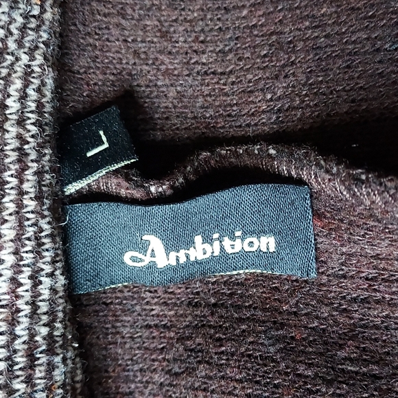 Jacket with Ruffle Detail - Picture 4 of 9